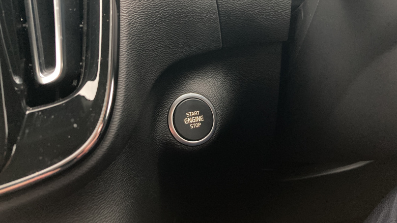 Volvo Xc40 2.0 B4P Inscription Pro 5dr Auto Petrol Estate